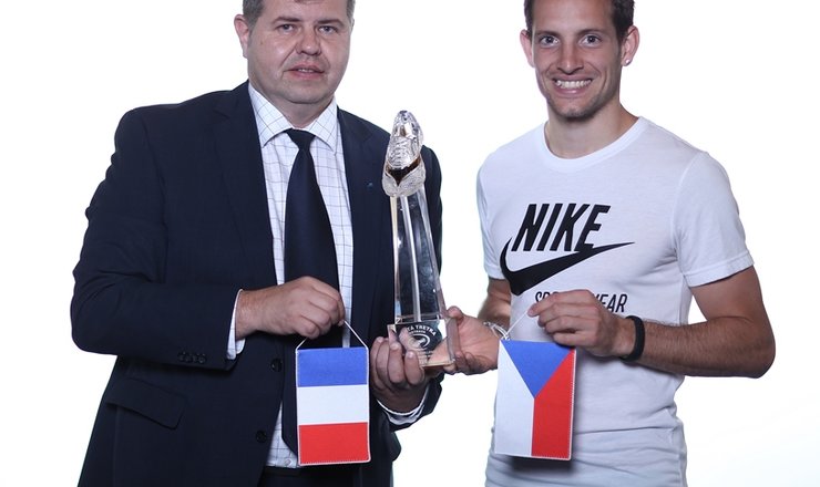 THE BEST HOTEL IN THE MORAVIAN-SILESIAN REGION HOSTED SPORTSMEN AT GOLDEN SPIKE MEETING