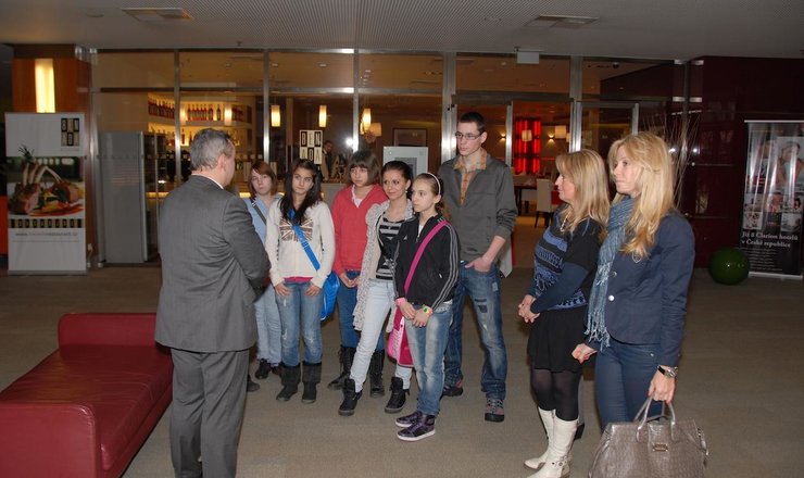 DETI PEKLY SLADKOSTI VE VYSOCANSKEM CLARIONU