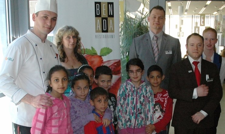 TRADIČNÍ NEDĚLNÍ BRUNCH V ÚSTECKÉM CLARIONU NAVŠTÍVILY DĚTI Z DĚTSKÉHO DOMOVA V KRUPCE