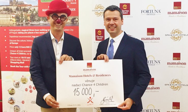 Charity bazar in Mamaison Hotel Riverside contributes 15 thousand to support the hospital Dr. Clown